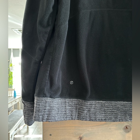 Lululemon black fleece hoodie size women’s 10 - Picture 3 of 5